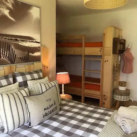 2 Belles Reliees Pour 16 Personnes A De Buch Hotel *